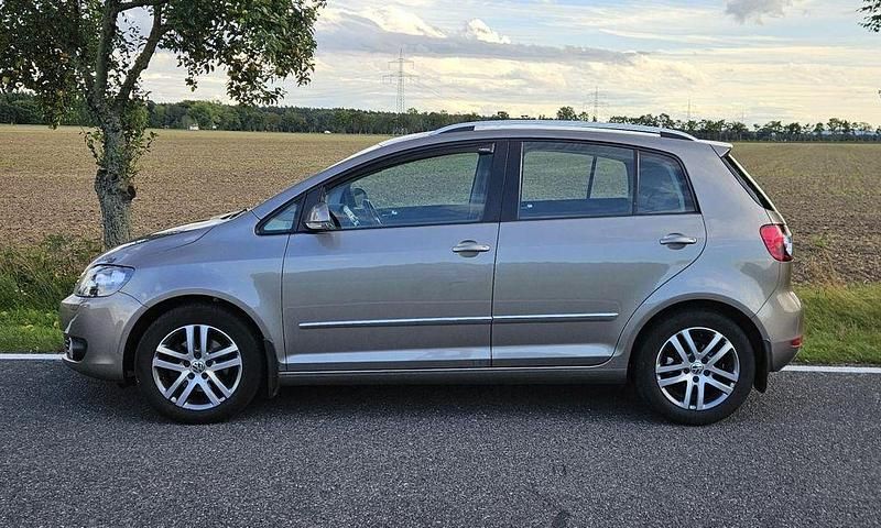 Braun Gebraucht 2009 VW Golf Plus Comfortline Van / Kleinbus | 4.950 € (Fairer Preis) - Bild 1/4