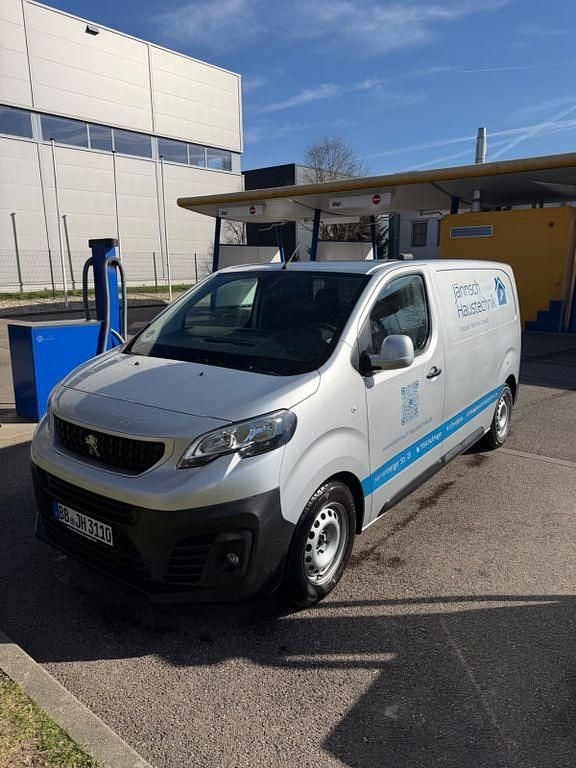 Gebraucht Peugeot Expert Premium 116 PS (85 kW) 2018 Grau Van