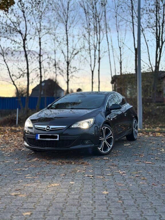 Schwarz Gebraucht 2012 Opel Astra GTC OPC Limousine | 4.200 € - Bild 1/4