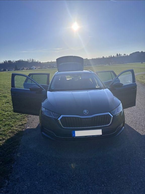Second-hand Skoda Octavia Style 150 CP (110 kW) 2020 Gri Break