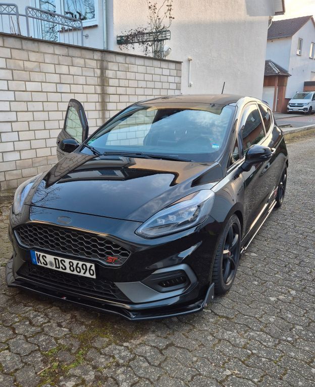 Schwarz Gebraucht 2018 Ford Fiesta ST Kleinwagen | 13.500 € (Guter Preis) - Bild 1/4