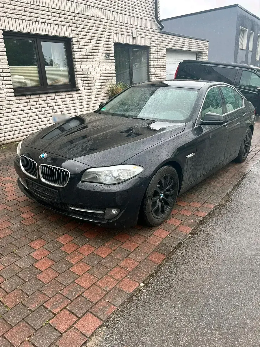 Gebraucht BMW 530 245 PS (180 kW) 2010 Schwarz Limousine