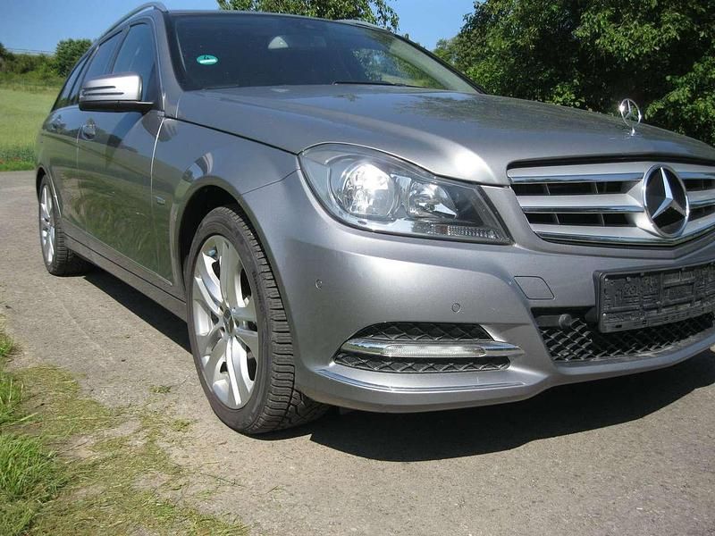 Grau Gebraucht 2012 Mercedes C200 Avantgarde Kombi | 7.700 € (Guter Preis) - Bild 1/4