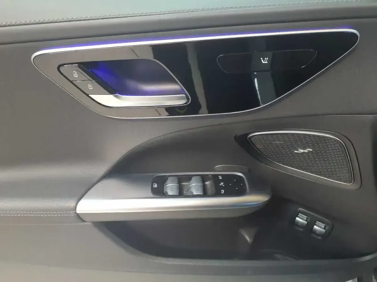 Gebraucht Mercedes C300e AMG line 204 PS (150 kW) 2023 Selenitgrau metallic Kombi