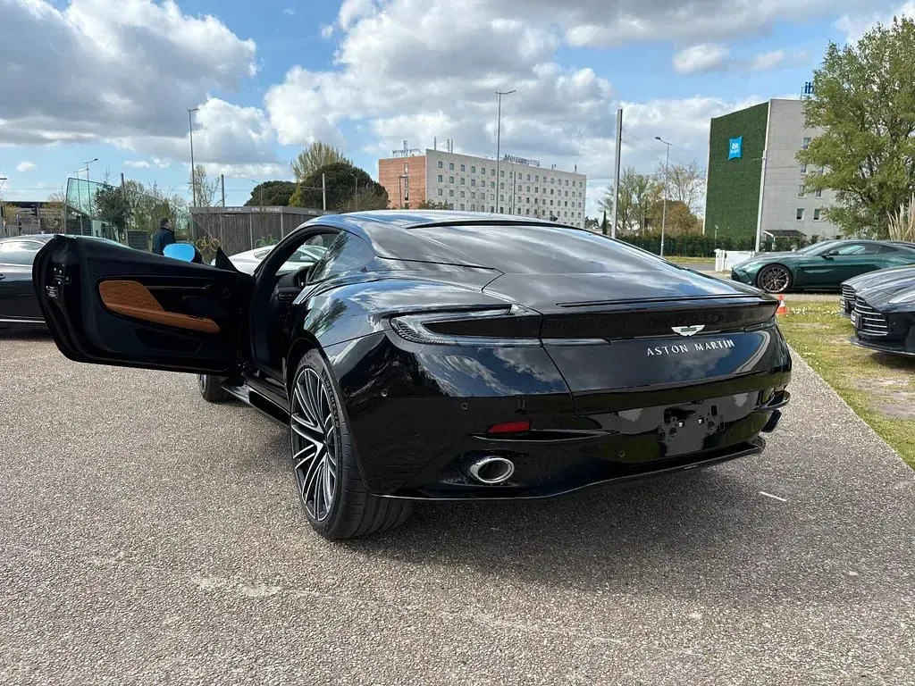 Neu Aston Martin DB12 680 PS (500 kW) 2026 Schwarz
