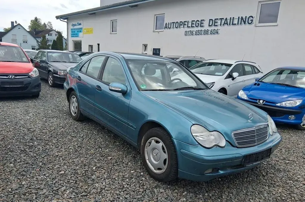 Gebraucht Mercedes C180 129 PS (94 kW) 2001 Blau Limousine