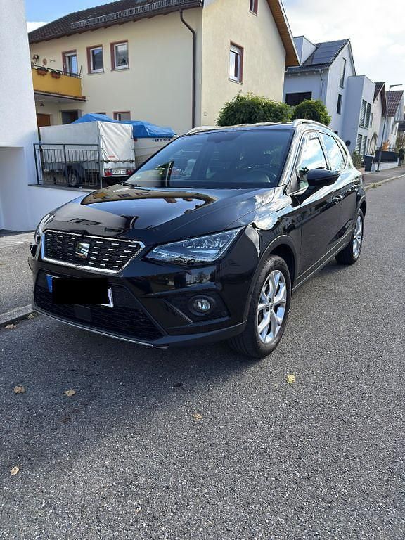 Schwarz Gebraucht 2018 Seat Arona XCELLENCE SUV | 10.900 € (Fairer Preis) - Bild 1/4