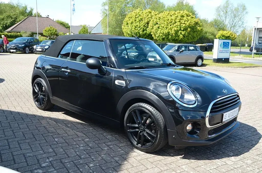 Käytetty Mini One Cabriolet 102 HP (75 kW) 2019 Musta Avoauto