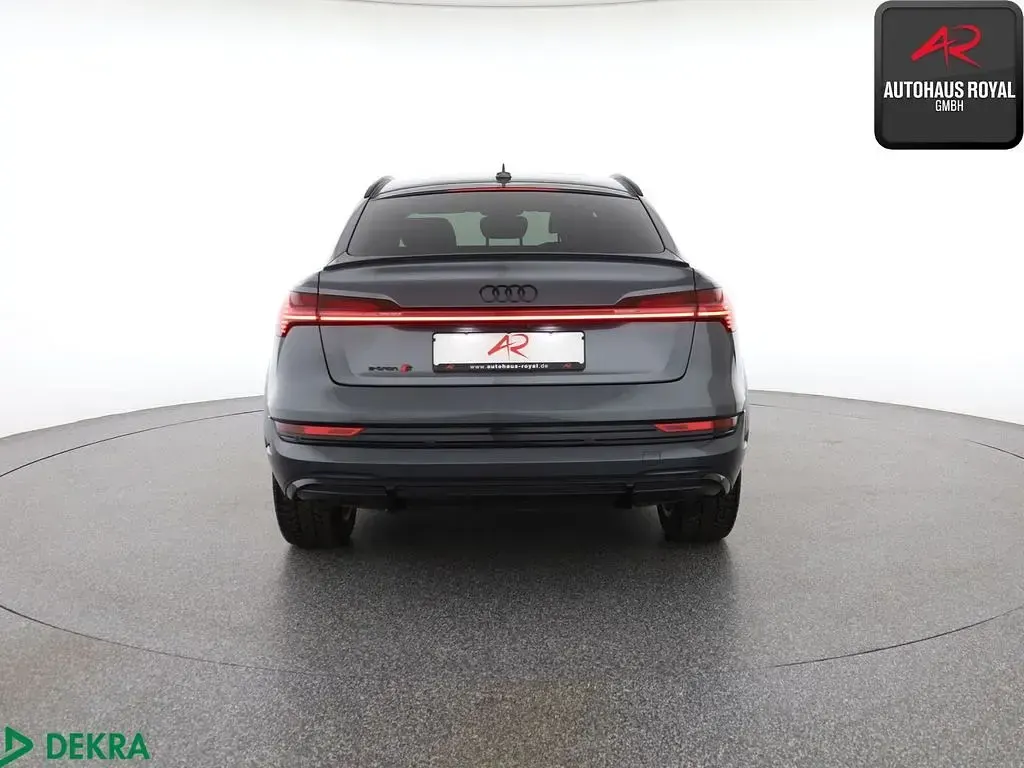 Gebraucht Audi e-tron Sport 369 kW (503 PS) 2022 Daytonagrau perleffekt SUV
