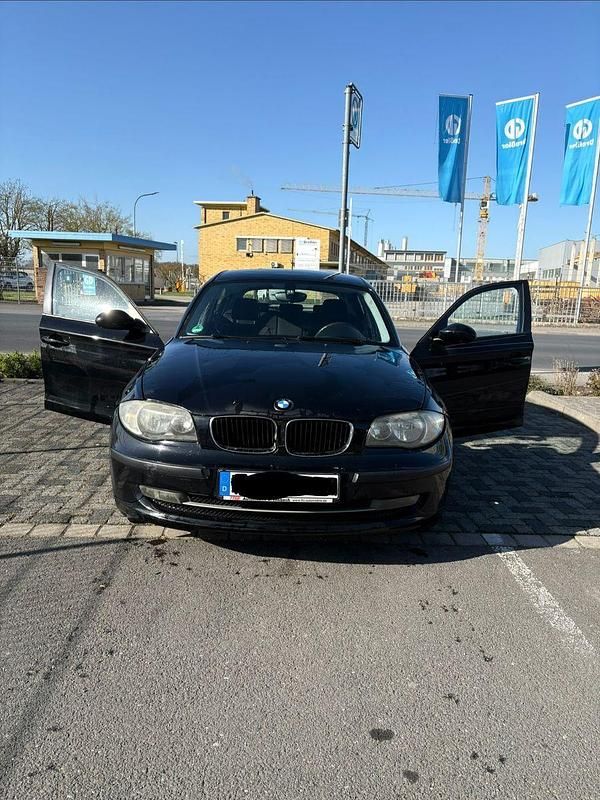 Gebraucht BMW 116 122 PS (89 kW) 2007 Schwarz Kleinwagen