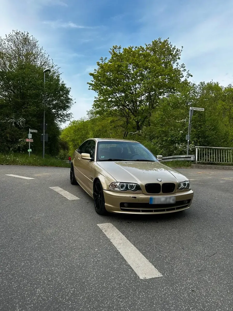 Gebraucht BMW 320 150 PS (110 kW) 1999 Gold Coupé