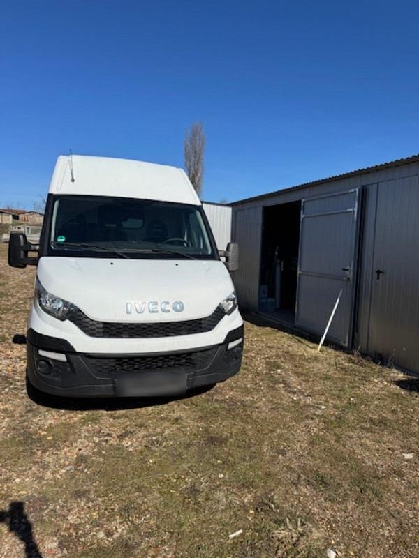 Gebraucht Iveco Daily 145 PS (106 kW) 2016 Weiß Van