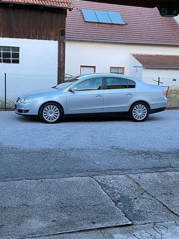 Gebraucht VW Passat Highline 150 PS (110 kW) 2005 Silber Limousine