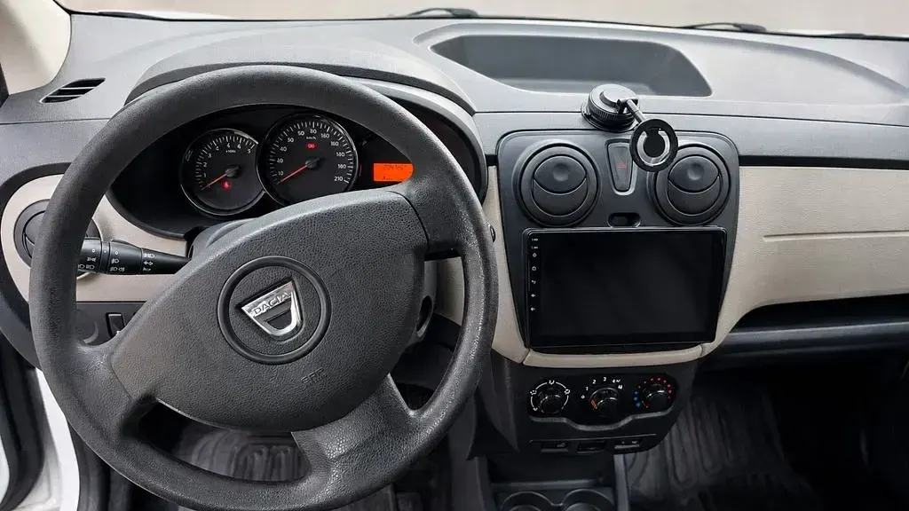 Gebraucht Dacia Lodgy 83 PS (61 kW) 2014 Weiß Van / Kleinbus