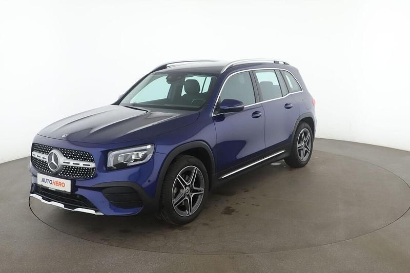 Blau Gebraucht 2021 Mercedes GLB200 AMG line SUV | 34.370 € (Fairer Preis) - Bild 1/3