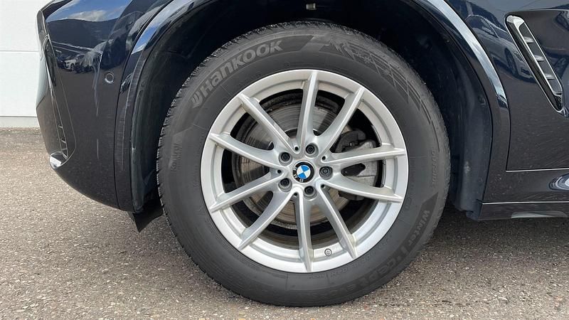 Gebraucht BMW X3 Efficient Dynamics 190 PS (139 kW) 2023 Carbonschwarz metallic SUV