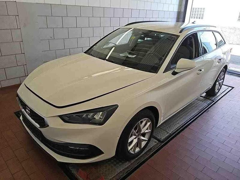 Weiß Gebraucht 2022 Seat Leon Style Kombi | 23.830 € (Fairer Preis) - Bild 1/1