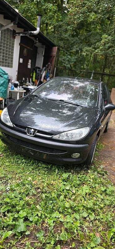 Schwarz Gebraucht 2003 Peugeot 206 Coupé | 1.400 € (Fairer Preis) - Bild 1/4
