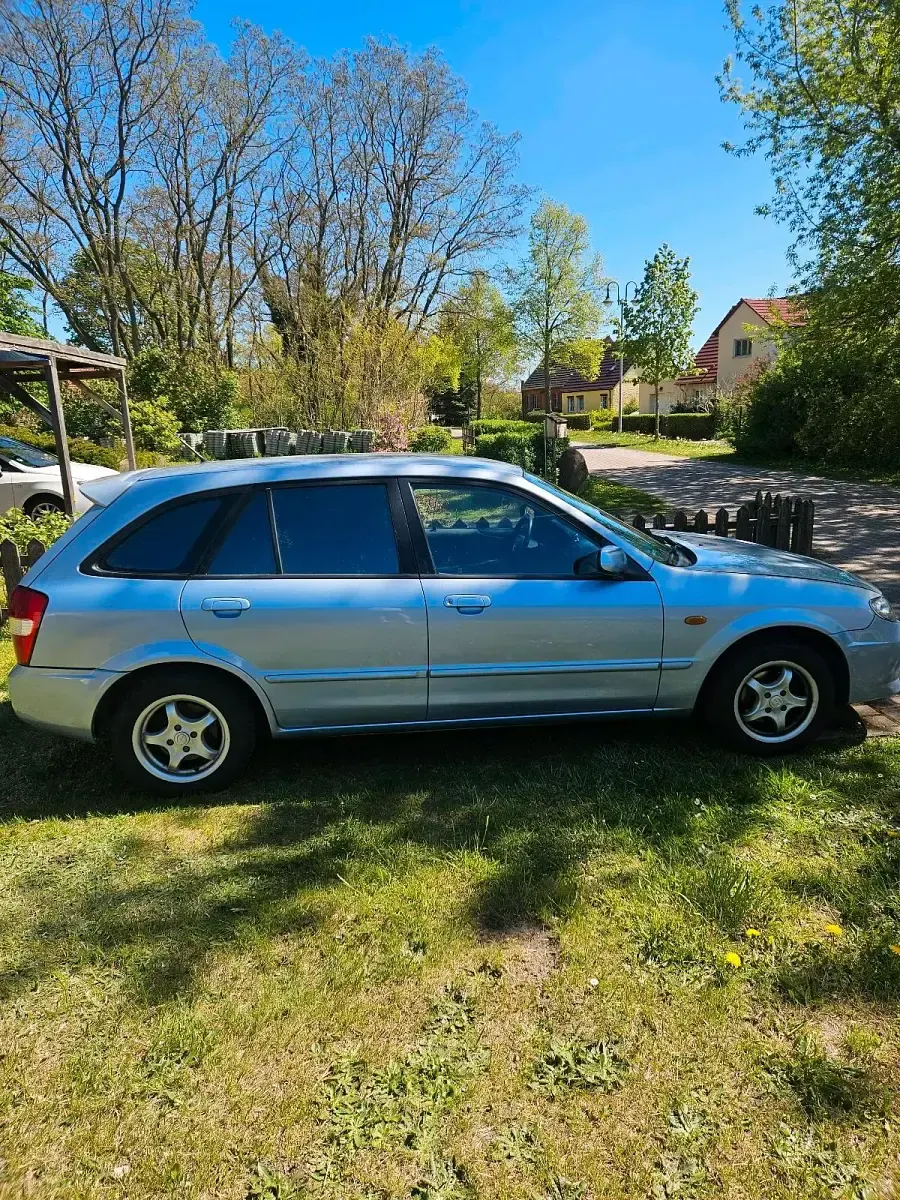 Second-hand Mazda 323F 98 CP (72 kW) 2001 Albastru Break