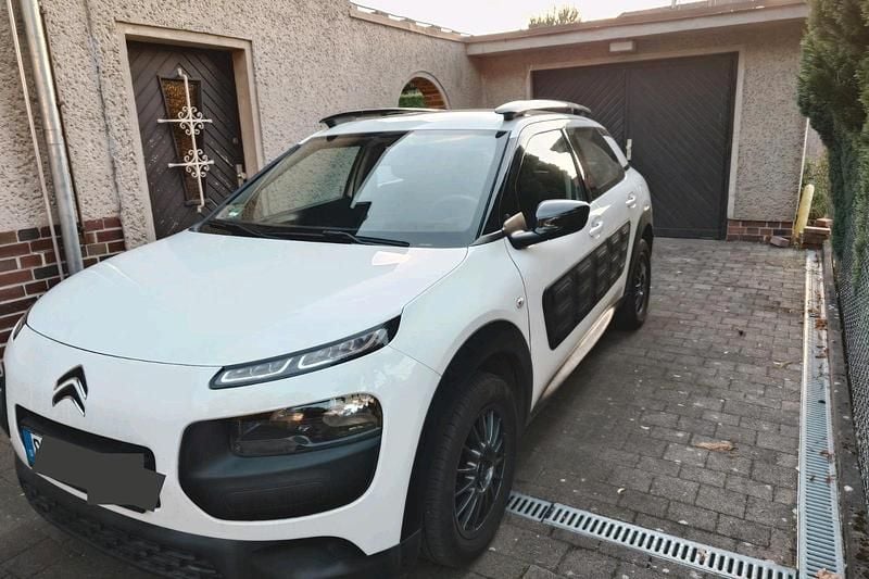 Weiß Gebraucht 2014 Citroën C4 Cactus Feel Kleinwagen | 7.500 € - Bild 1/4