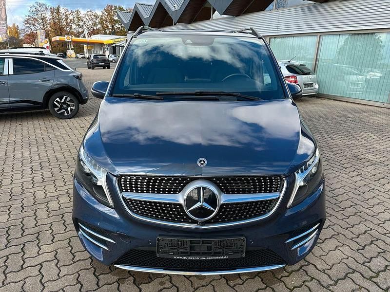 Gebraucht Mercedes V300 AMG 237 PS (174 kW) 2023 Blau Van / Kleinbus