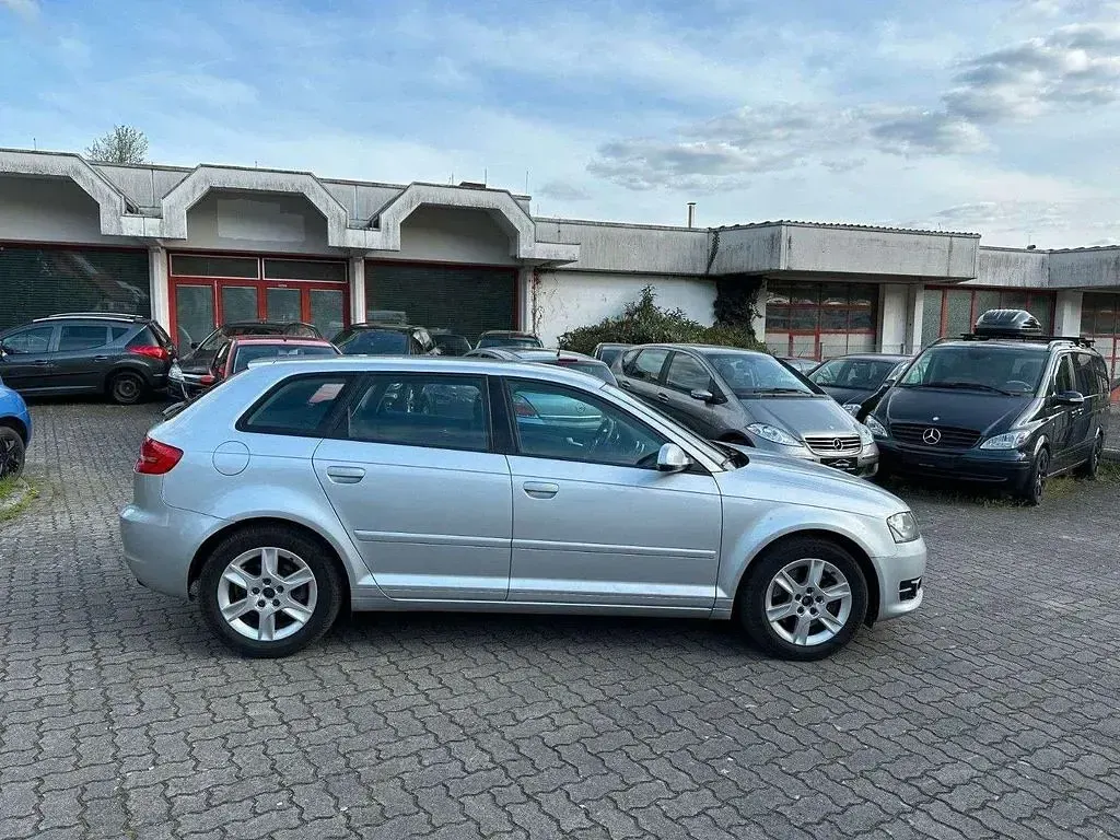 Gebraucht Audi A3 Attraction 140 PS (102 kW) 2011 Silber Kleinwagen