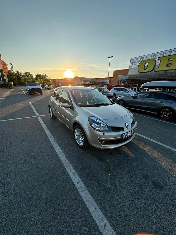 Gebraucht Renault Clio III 112 PS (82 kW) 2006 Gold Kleinwagen