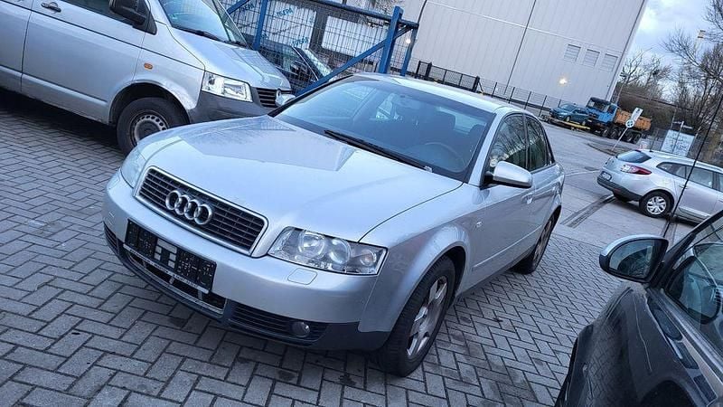 Gebraucht Audi A4 131 PS (96 kW) 2001 Silber Limousine