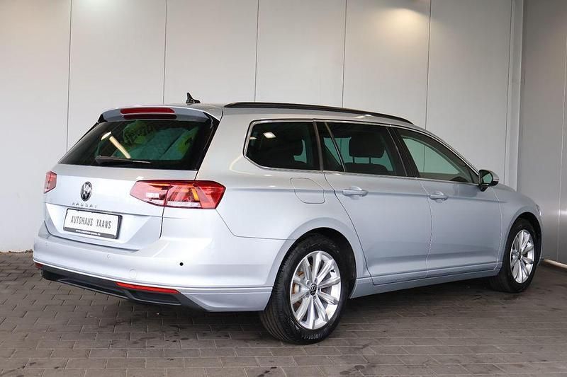 Gebraucht VW Passat Business 150 PS (110 kW) 2022 Silber Kombi