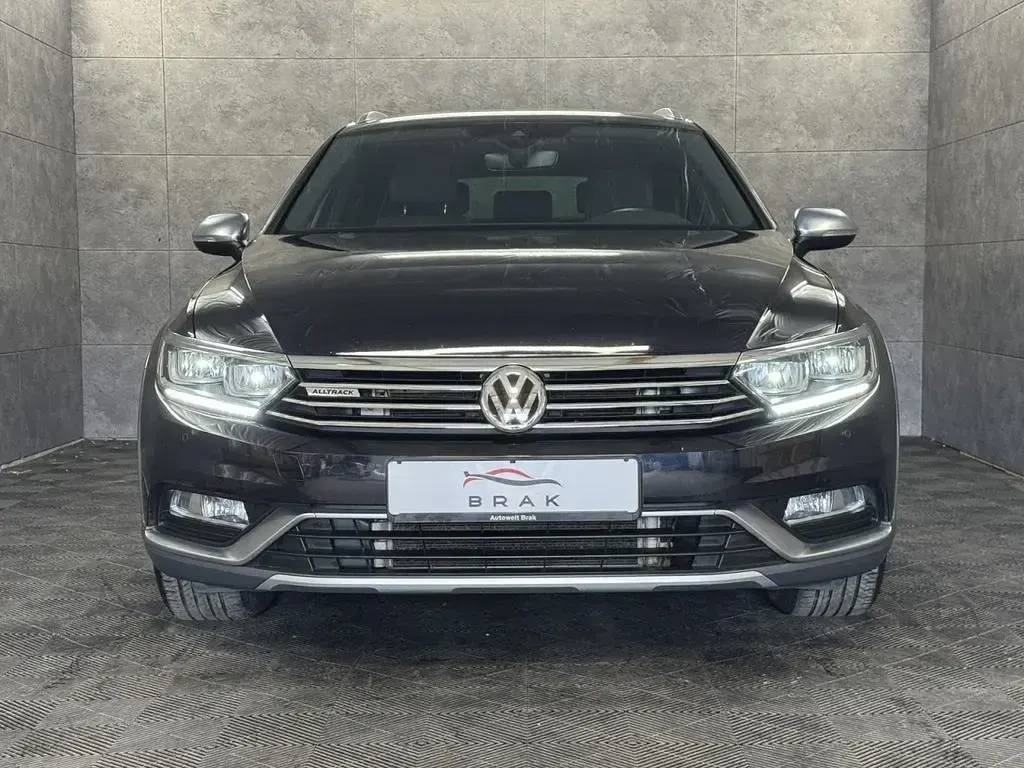 Gebraucht VW Passat Alltrack 220 PS (161 kW) 2018 Deep black perleffekt Kombi