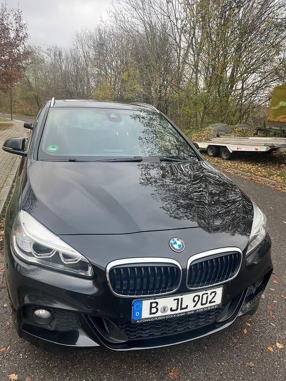 Schwarz Gebraucht 2015 BMW 220 Active Tourer M Sport Van / Kleinbus | 8.900 € (Fairer Preis) - Bild 1/4