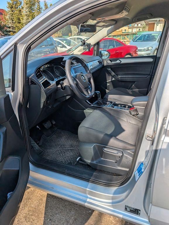Gebraucht VW Touran Sound 150 PS (110 kW) 2017 Silber Van / Kleinbus