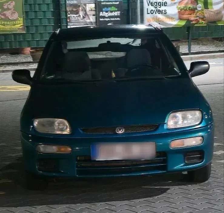 Usata Mazda 323 74 CV (54 kW) 1996 Verde Coupé