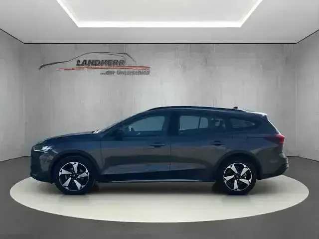 Usado Ford Focus ST-Line 120 CV (88 kW) 2025 Gris Familiar