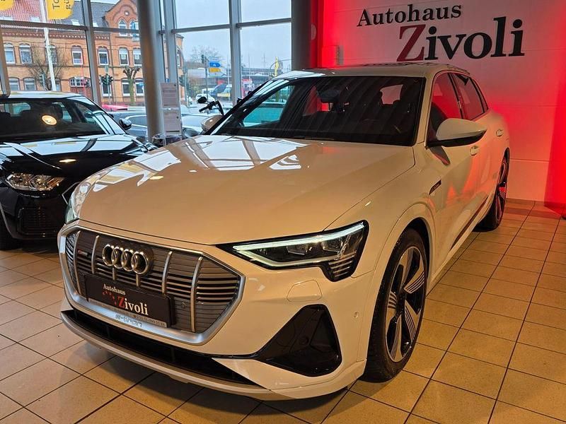 Weiß Gebraucht 2021 Audi e-tron S-Line SUV | 30.500 € (Guter Preis) - Bild 1/4