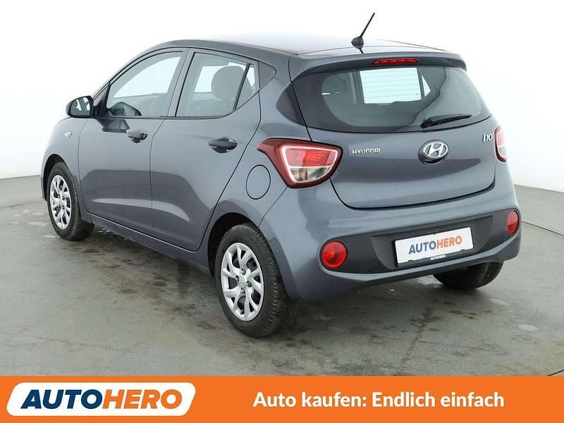 Gebraucht Hyundai i10 Style 67 PS (49 kW) 2018 Grau Kleinwagen