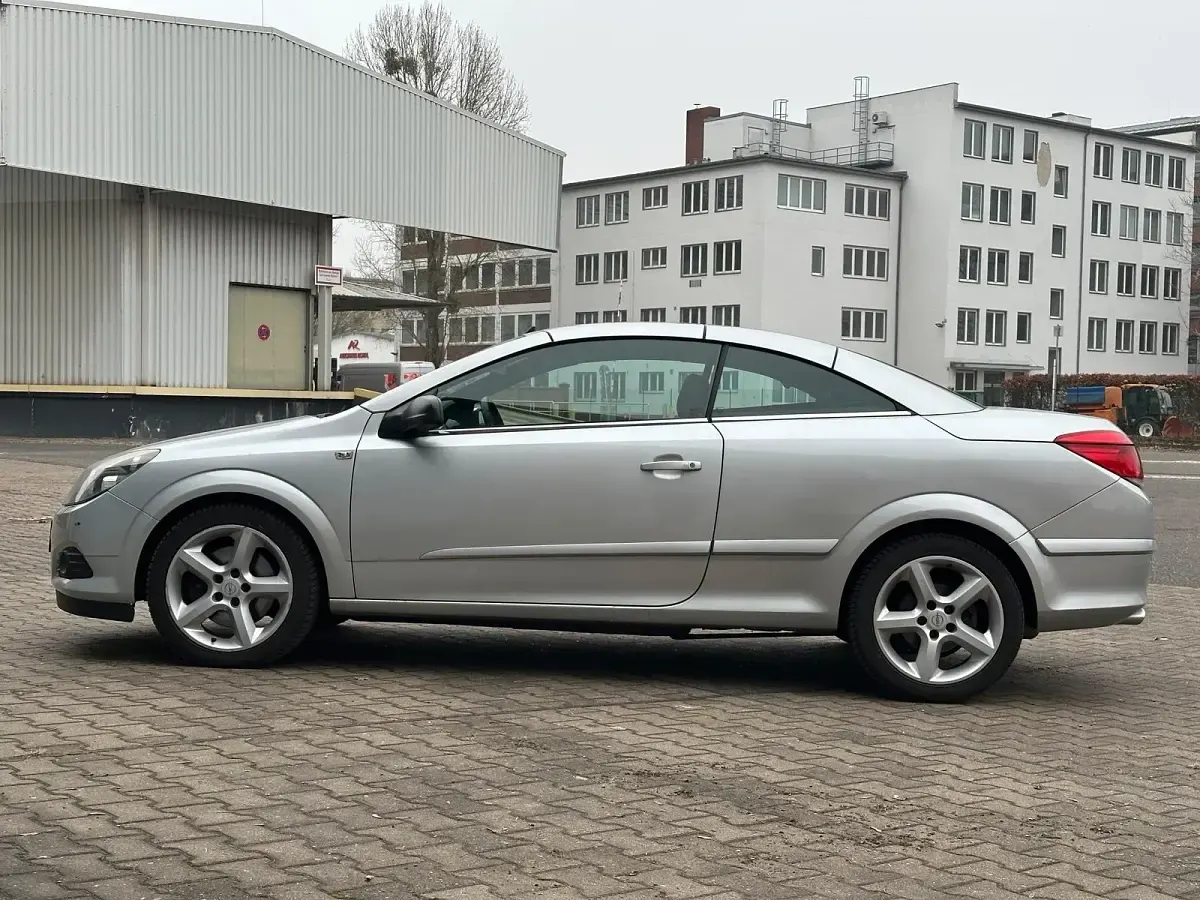 Gebraucht Opel Astra 200 PS (147 kW) 2008 Silber Cabrio