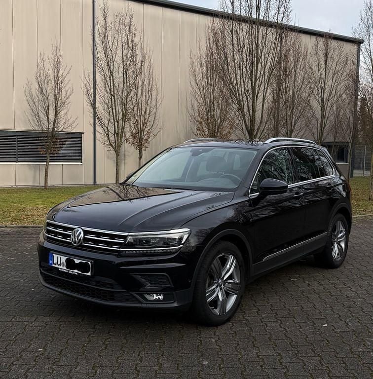 Schwarz Gebraucht 2019 VW Tiguan IQ Drive SUV | 17.800 € (Guter Preis) - Bild 1/4