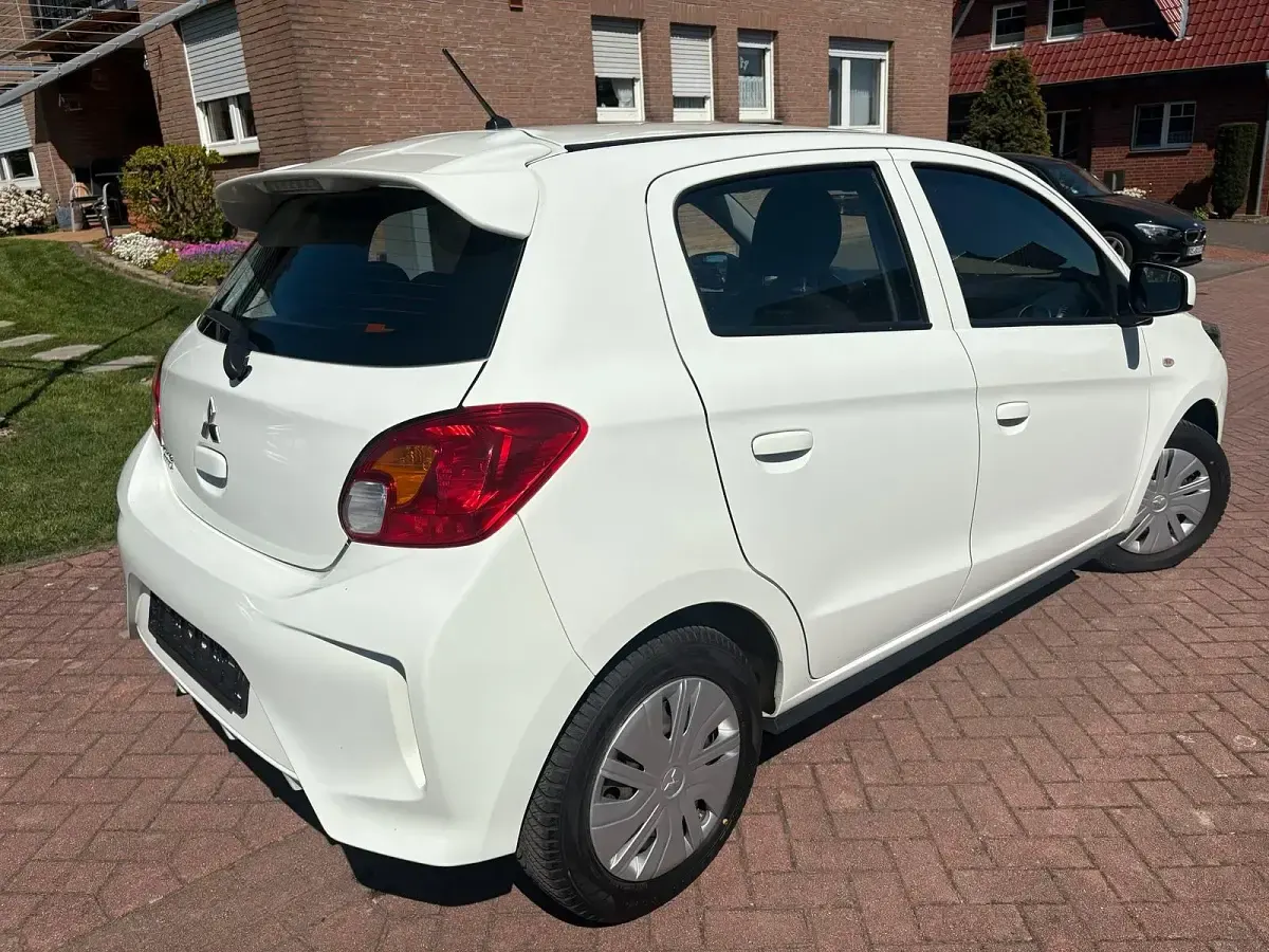 Gebraucht Mitsubishi Space Star 71 PS (52 kW) 2021 Weiß Kleinwagen