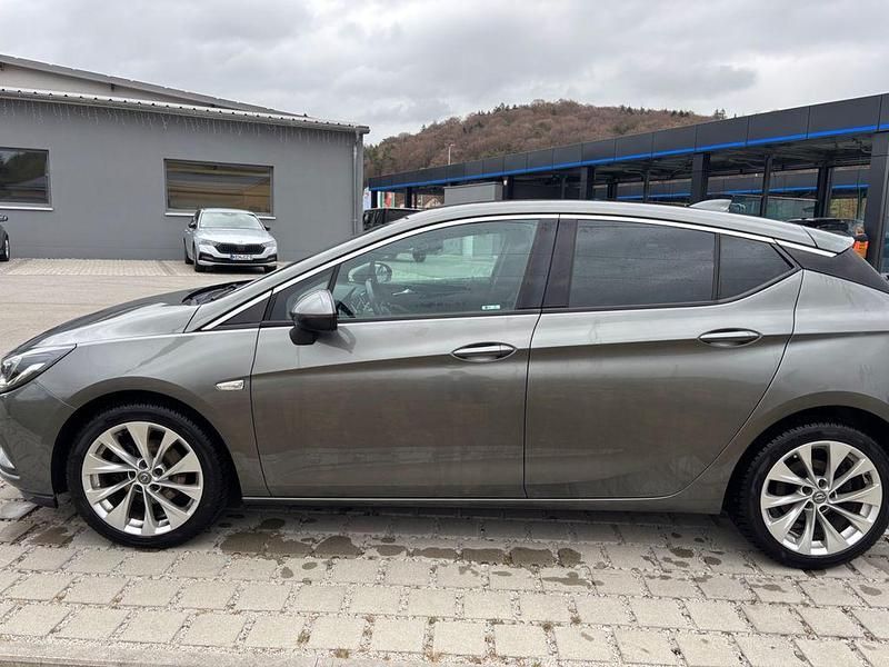 Gebraucht Opel Astra Dynamic 150 PS (110 kW) 2017 Grau Limousine