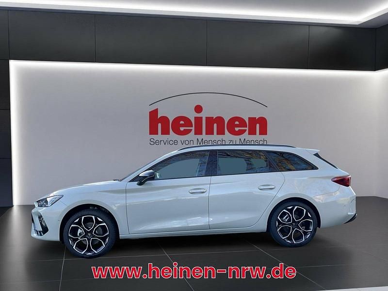 Neu Cupra Leon 150 PS (110 kW) 2025 Grau Limousine