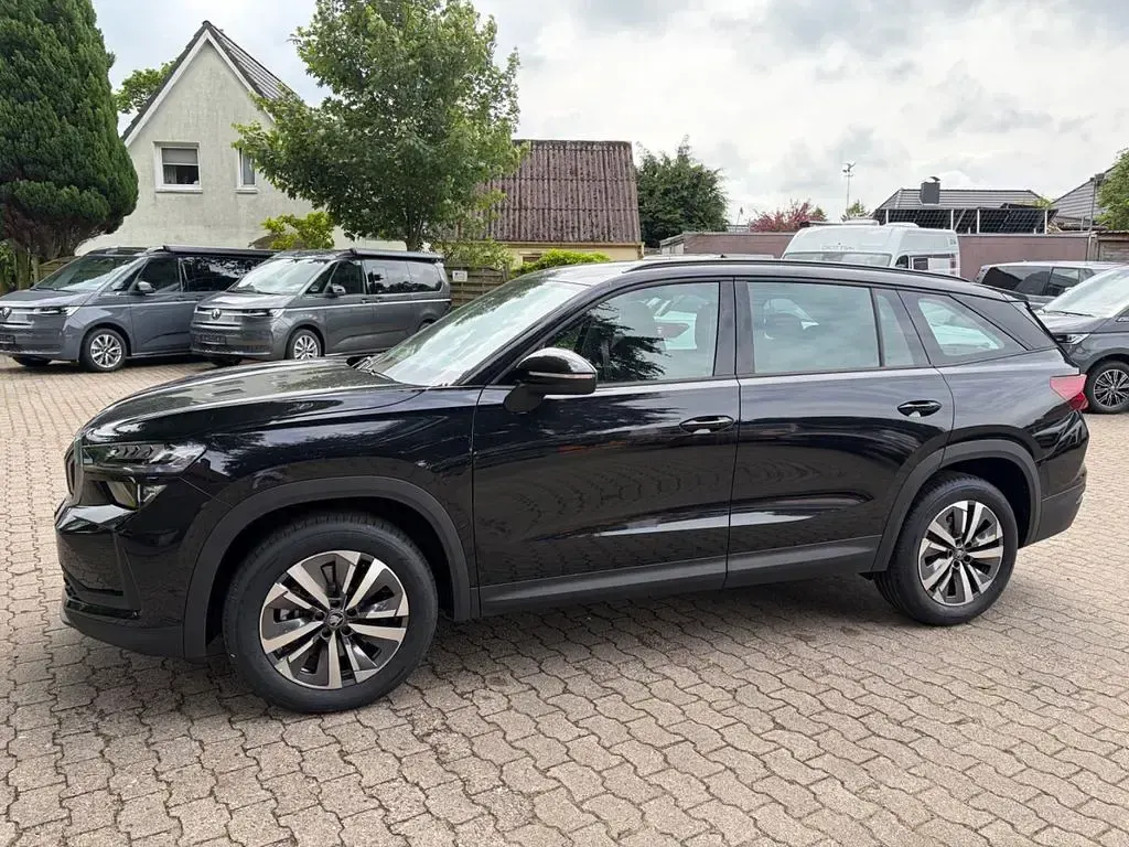 Neu Skoda Kodiaq Selection 150 PS (110 kW) 2026 Schwarzmagic perleffekt SUV