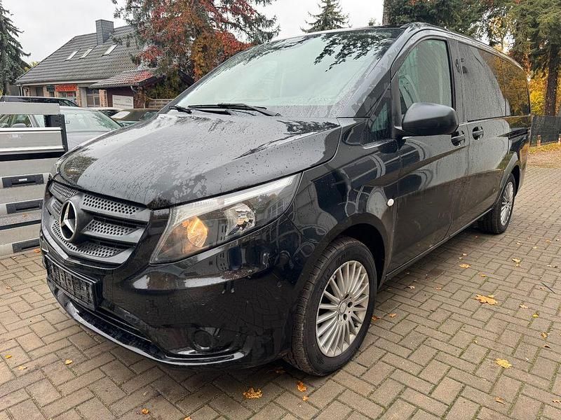 Schwarz Gebraucht 2017 Mercedes Vito Van / Kleinbus | 17.500 € (Superpreis) - Bild 1/4