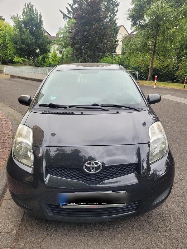 Schwarz Gebraucht 2011 Toyota Yaris Kleinwagen | 1.250 € (Superpreis) - Bild 1/4