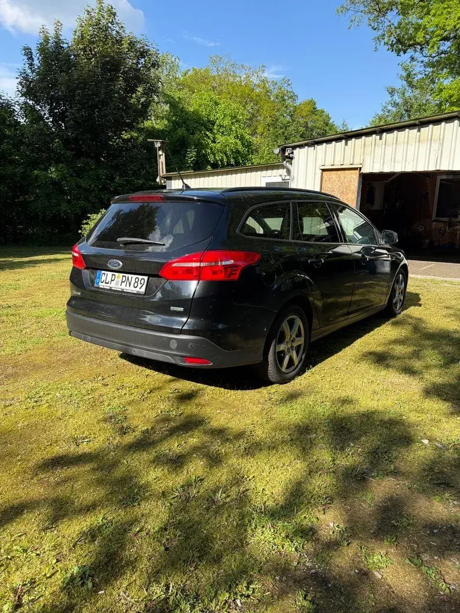 Używany Ford Focus Trend 125 KM (91 kW) 2016 Czarny Kombi