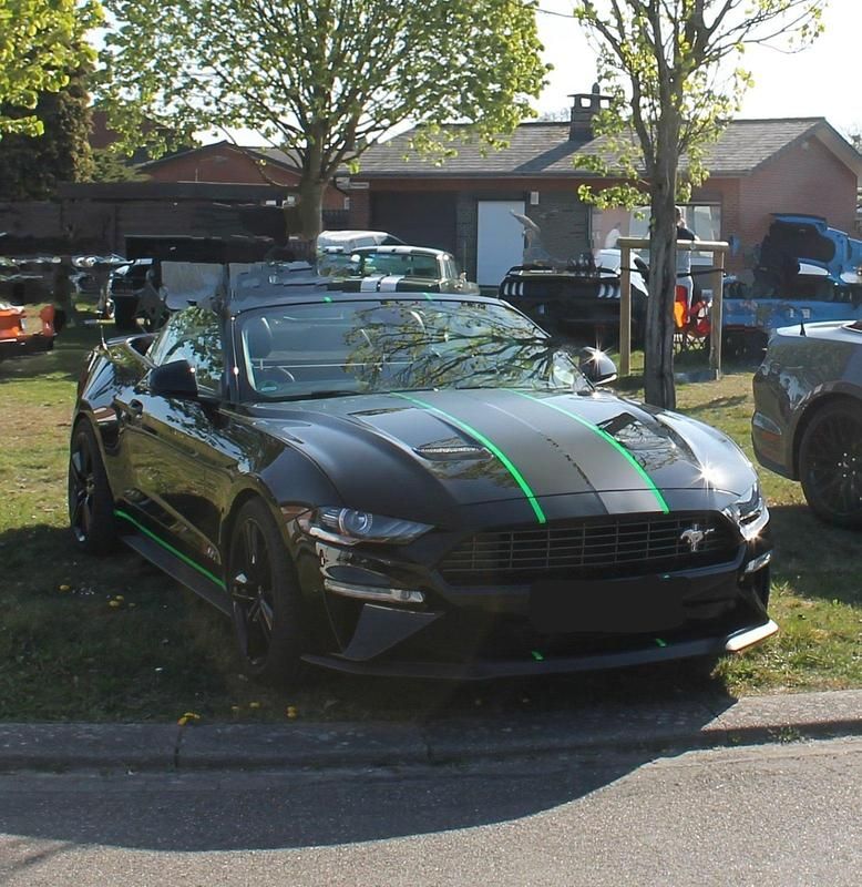 Schwarz Gebraucht 2020 Ford Mustang Cabrio | 35.500 € - Bild 1/4