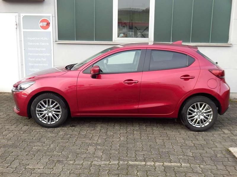 Magmarot Gebraucht 2021 Mazda 2 Kizoku Limousine | 15.290 € (Fairer Preis) - Bild 1/4