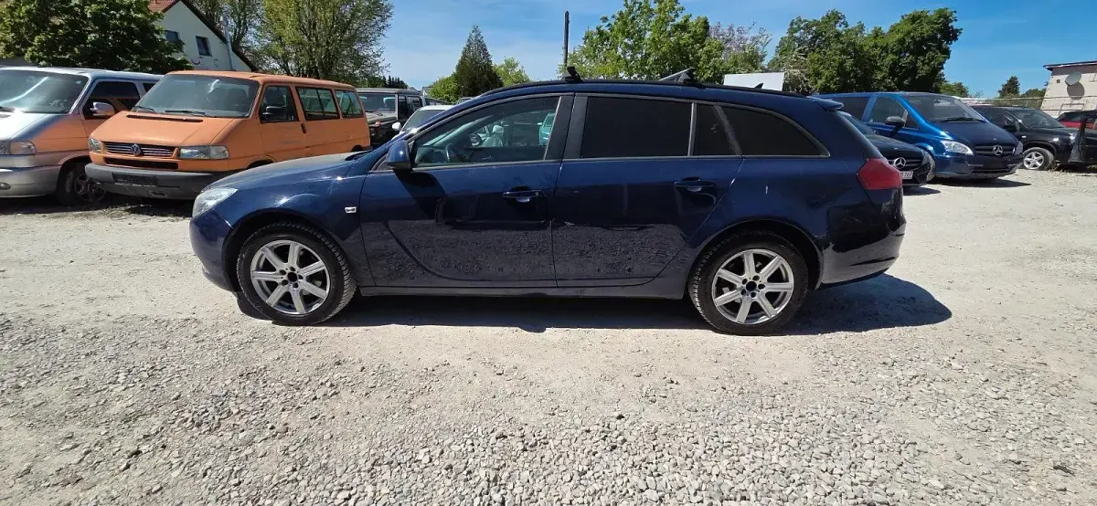 Second-hand Opel Insignia 130 CP (95 kW) 2012 Albastru Break