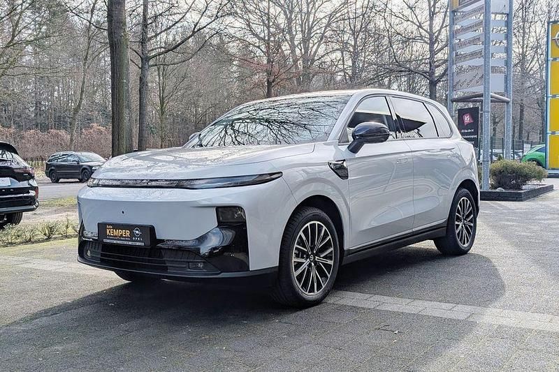 Neu Leapmotor B10 160 kW (218 PS) 2026 Silber SUV