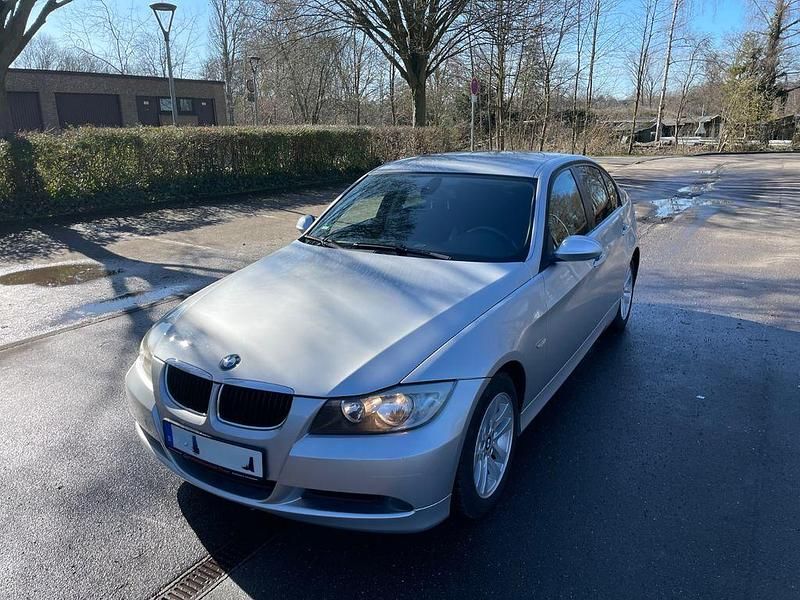 Używany BMW 318 143 KM (105 kW) 2008 Srebrny Sedan/Limuzyna